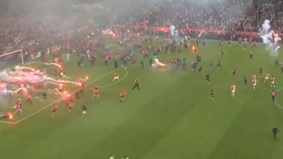 Derby Di Praga Sospeso Per Invasione, Caos Tifosi ️
