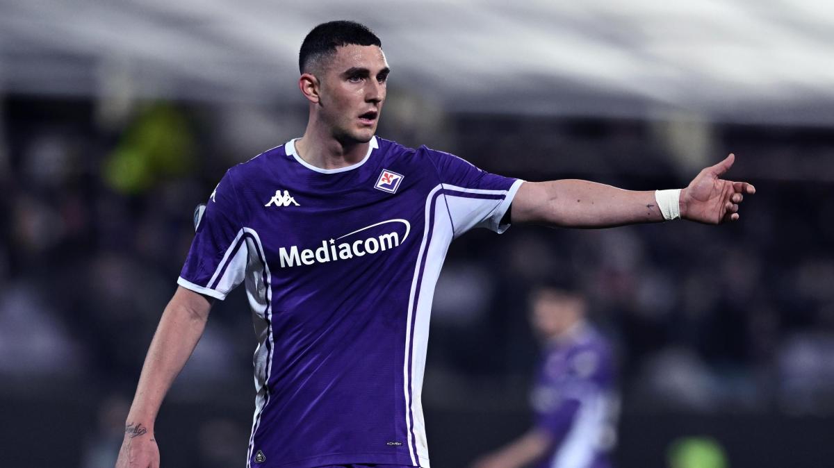 Fiorentina In Vantaggio, Coro ‘Salta La Panchina’