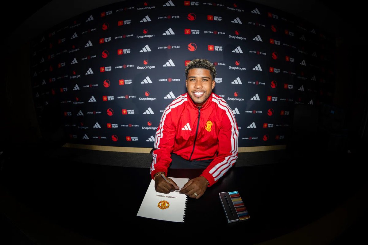 Andrey Santos Al Manchester United
