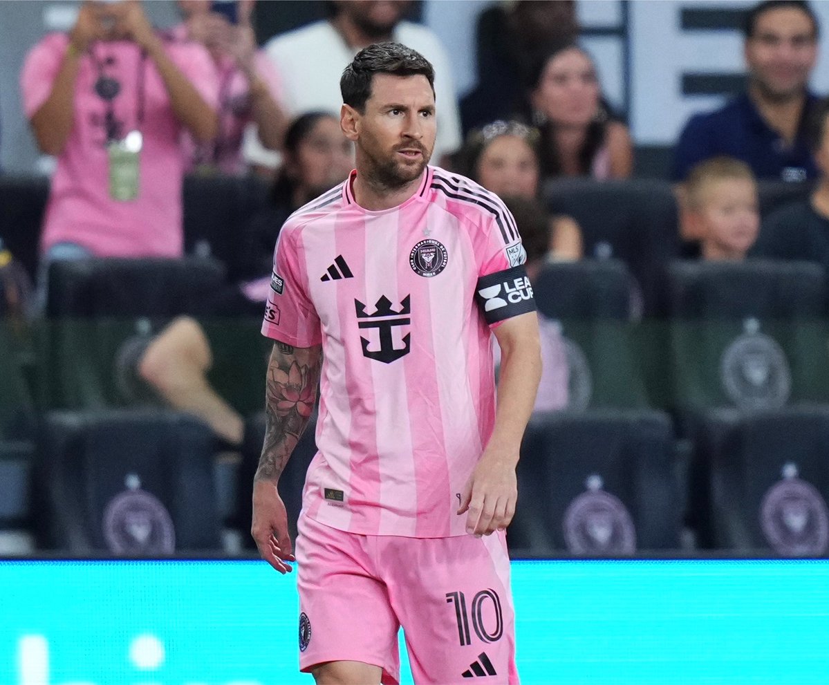 Messi Torna In Campo Dopo Il Lutto ️️